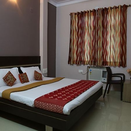 Hotel Shubh Laxmi Udaipur Exterior photo